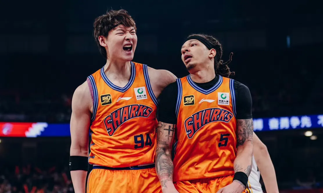 Kaiyun-预选赛巅峰对决！辽东烈马队失利天山风暴队，体操赛场再起波澜；外援联手发威(老娘不发威当我是病猫是什么意思)