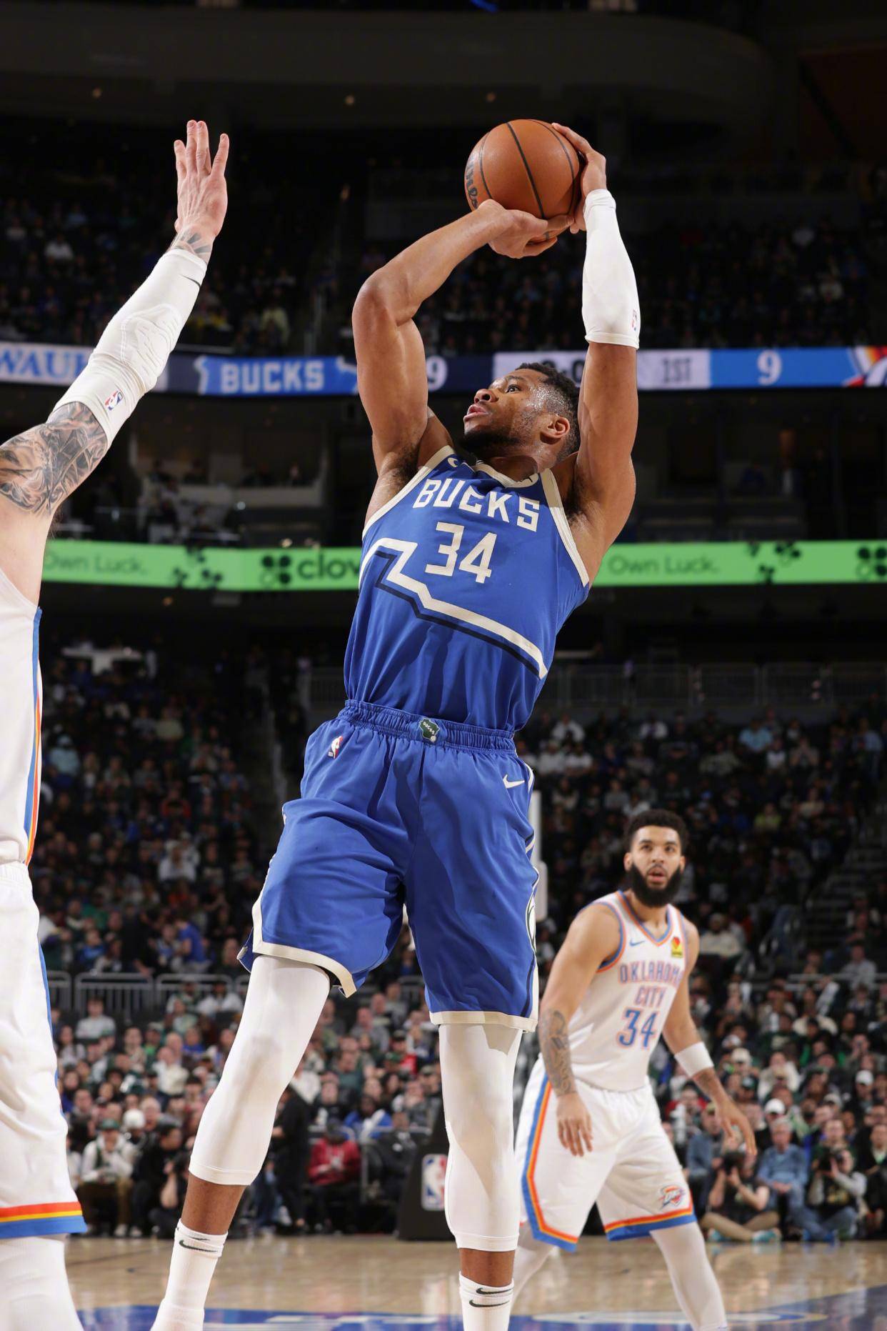 字母哥在篮网比赛中关键助攻,高光表现引发热议!的简单介绍 字母哥在篮网比赛中关键助攻,高光表现引发热议!的简单介绍