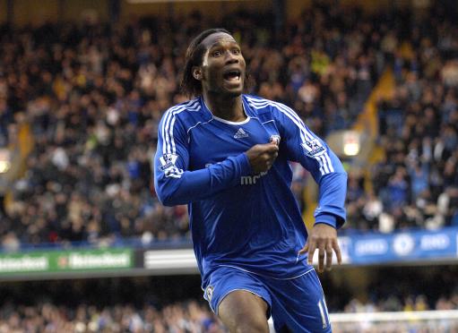 包含德罗巴回归赛场，问鼎冠军首场状态亮眼，快船观众沸腾！的词条